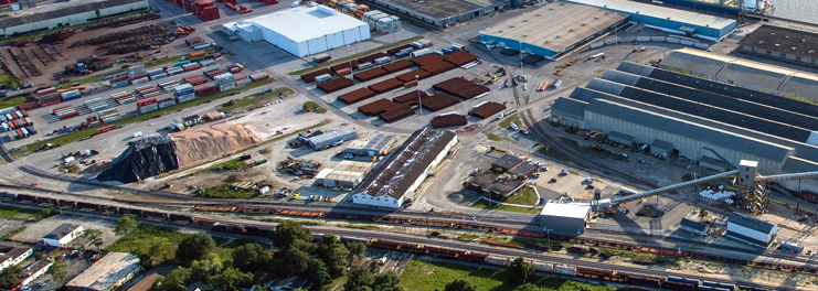 Prompt Towing Service assisting a semi-truck near the Port of Wilmington Offices on Burnett Blvd with a 24-hour emergency roadside jump start and inspection.