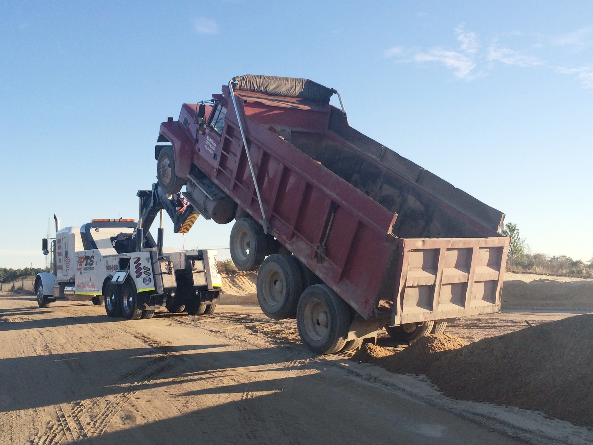 Heavy Duty Towing near Port Main Gate for Prompt Towing Service